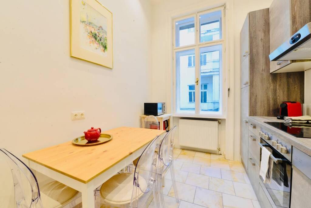 Beautiful Viennese Flat In The City Centre Exterior foto